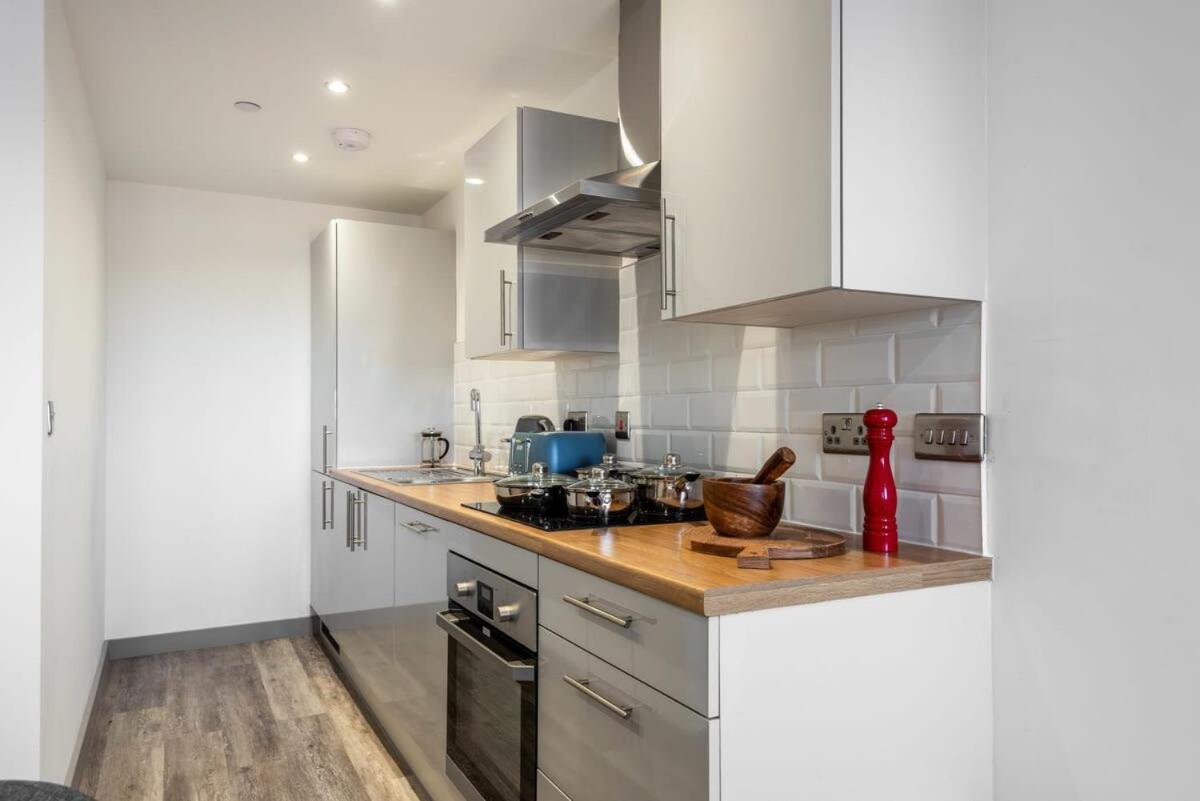 Contemporary 1 Bedroom Apartment In Central Hull キングストン・アポン・ハル エクステリア 写真