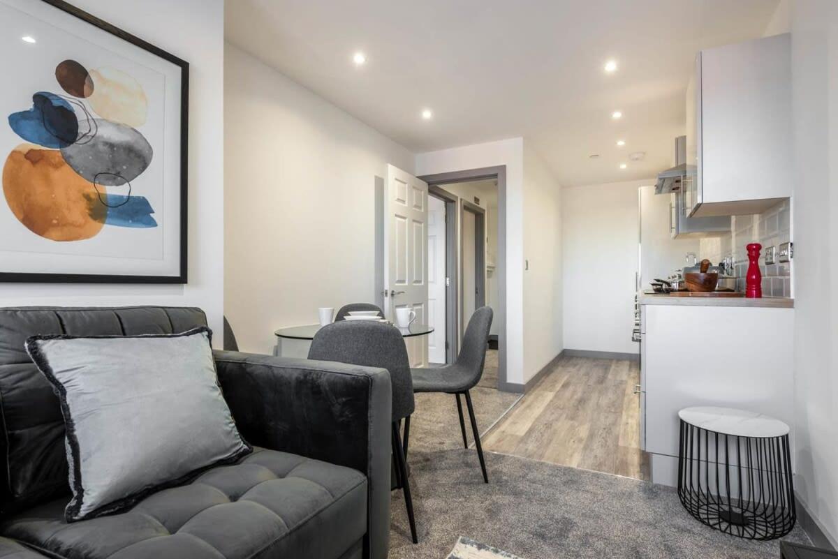 Contemporary 1 Bedroom Apartment In Central Hull キングストン・アポン・ハル エクステリア 写真