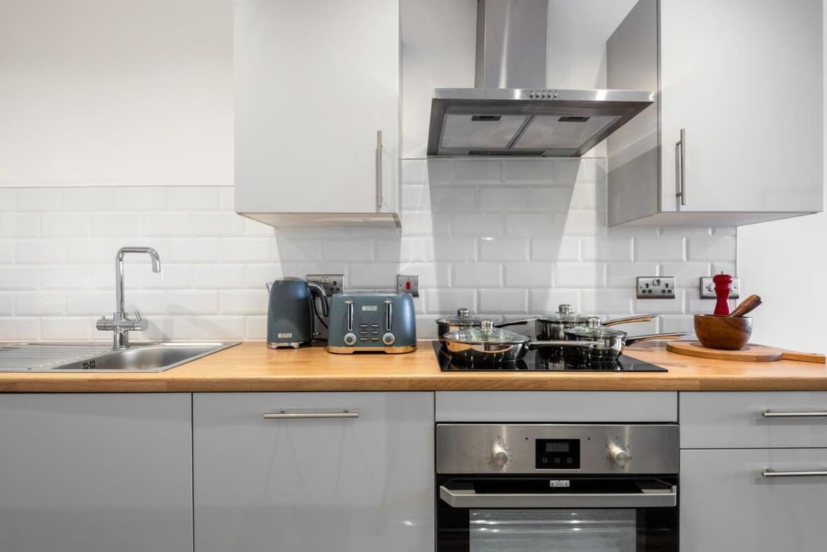 Contemporary 1 Bedroom Apartment In Central Hull キングストン・アポン・ハル エクステリア 写真